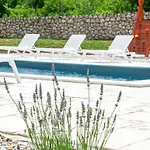 Zen Garden With Heated Pool *