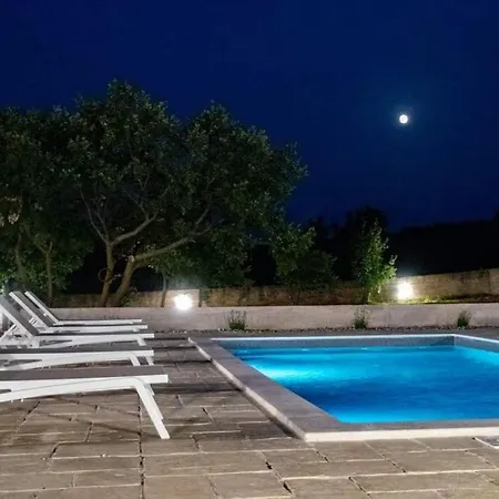 Zen Garden With Heated Pool Posedarje