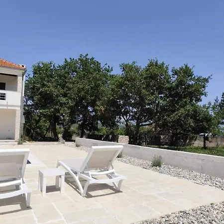 Zen Garden With Heated Pool Posedarje