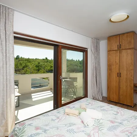 Villa Zen Garden With Heated Pool Posedarje