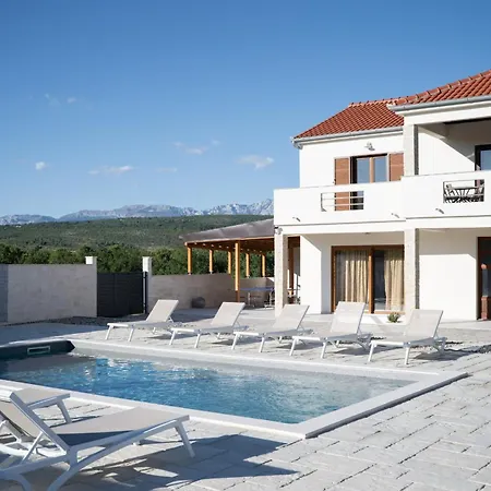 Villa Zen Garden With Heated Pool
