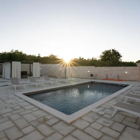 Zen Garden With Heated Pool *