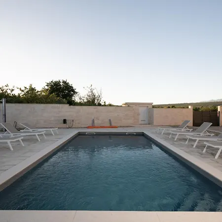 Villa Zen Garden With Heated Pool Posedarje