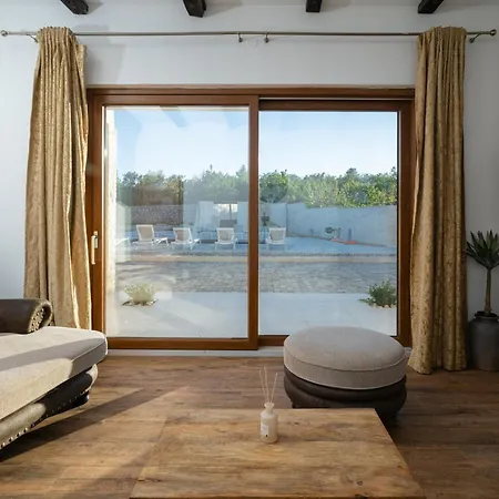 Zen Garden With Heated Pool *