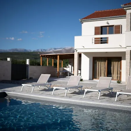 Villa Zen Garden With Heated Pool