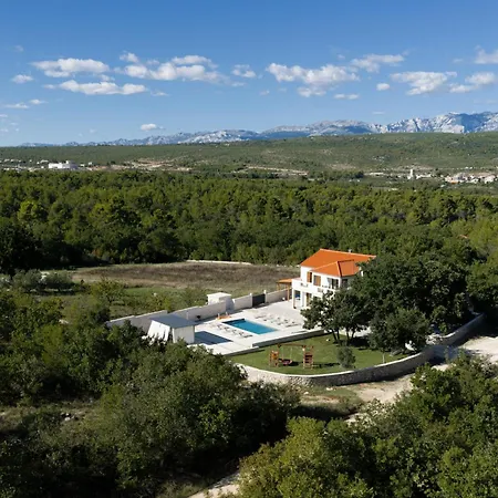 Villa Zen Garden With Heated Pool Posedarje