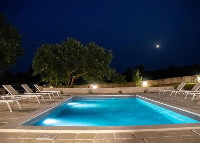 Zen Garden With Heated Pool Вилла