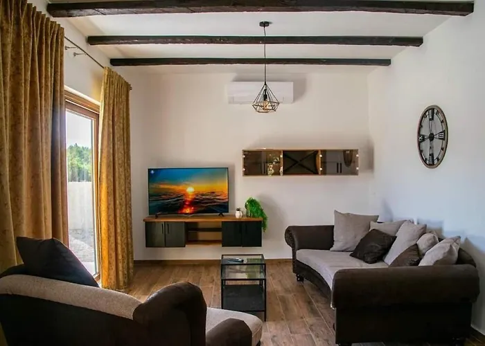 Zen Garden With Heated Pool Поседарье