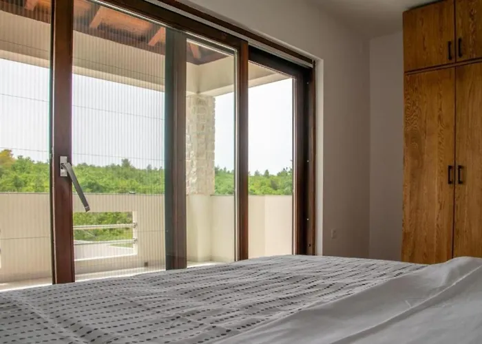 Вилла Zen Garden With Heated Pool