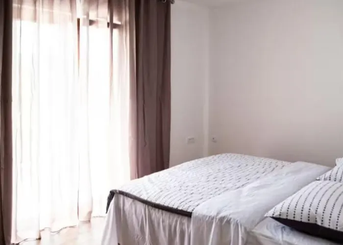 Zen Garden With Heated Pool Поседарье